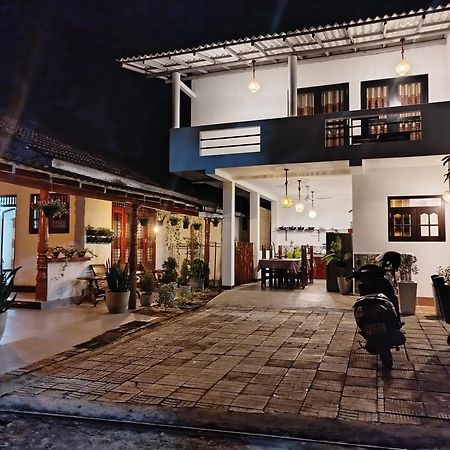 Little Villa Guest House Аханґама Екстер'єр фото