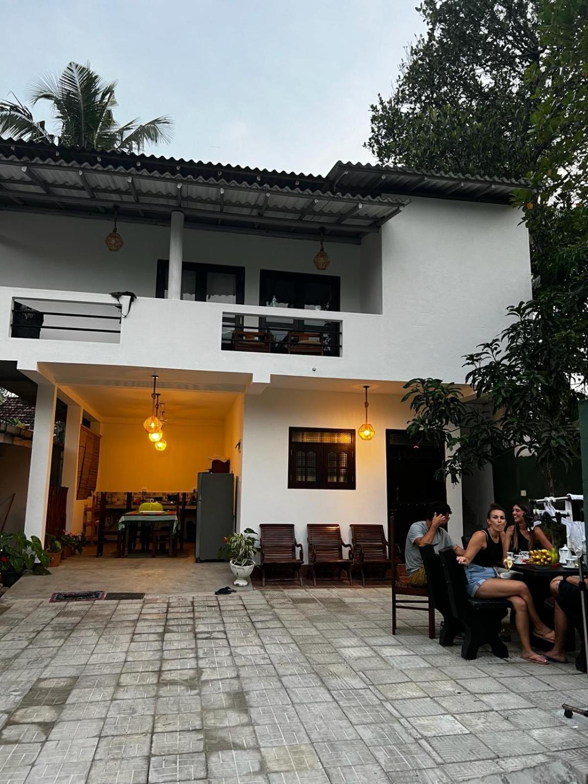 Little Villa Guest House Аханґама Екстер'єр фото