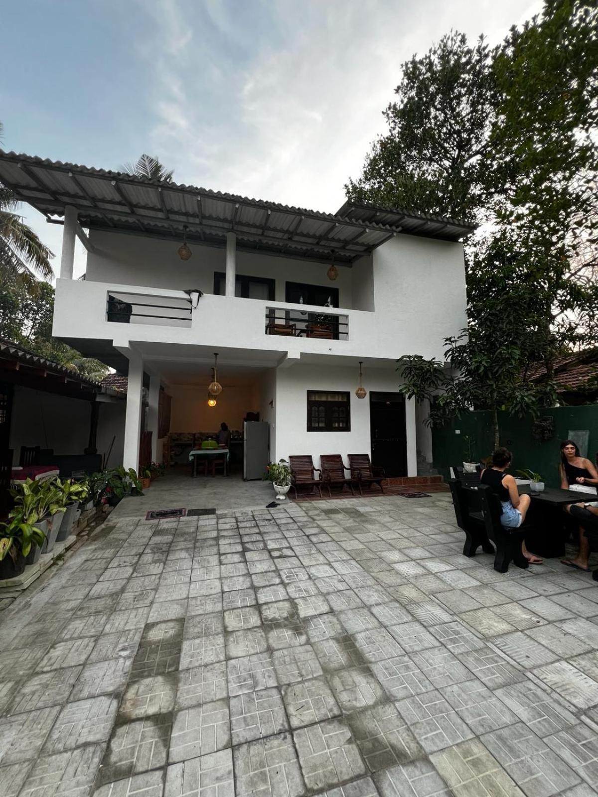 Little Villa Guest House Аханґама Екстер'єр фото