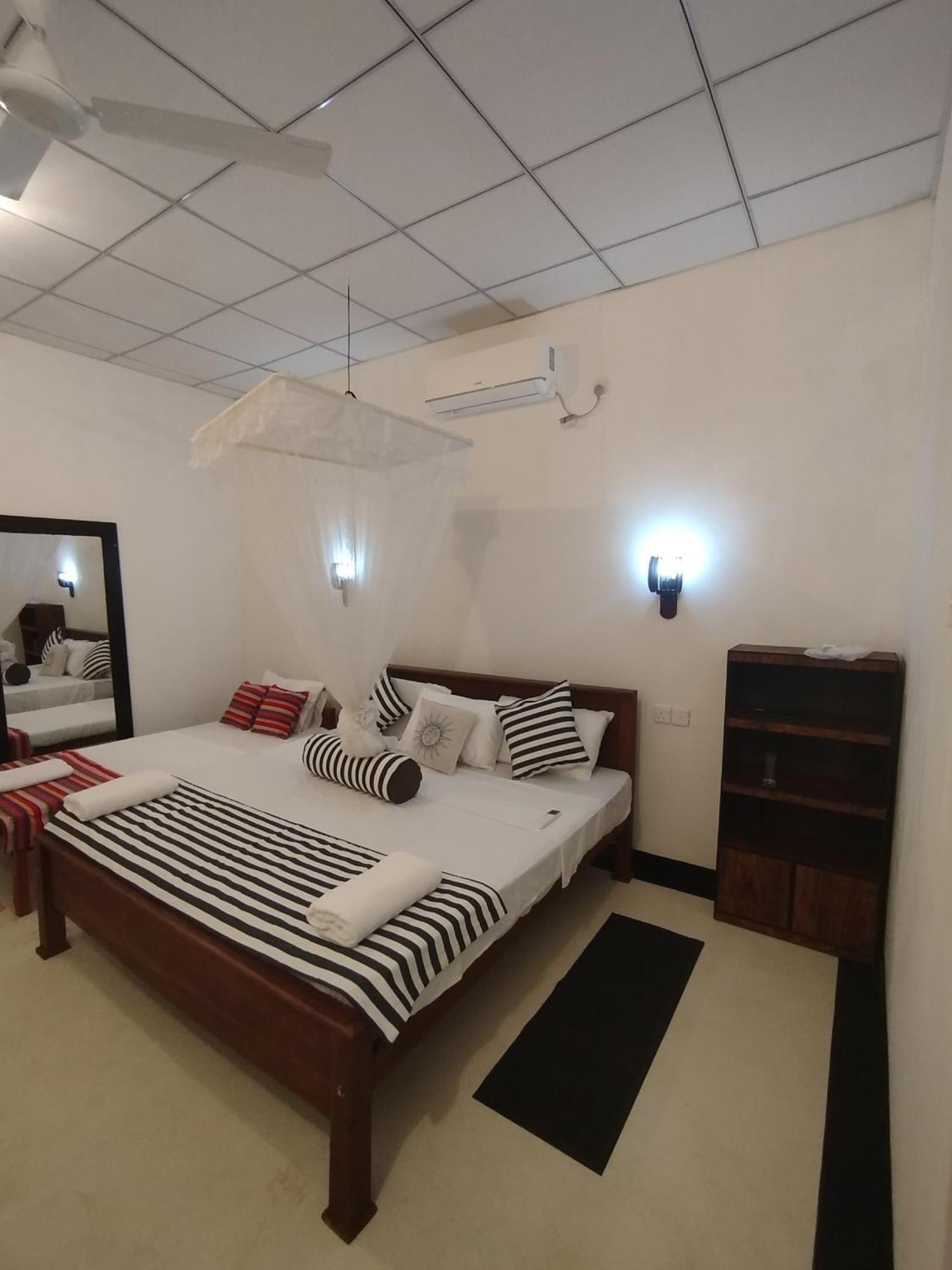 Little Villa Guest House Аханґама Екстер'єр фото