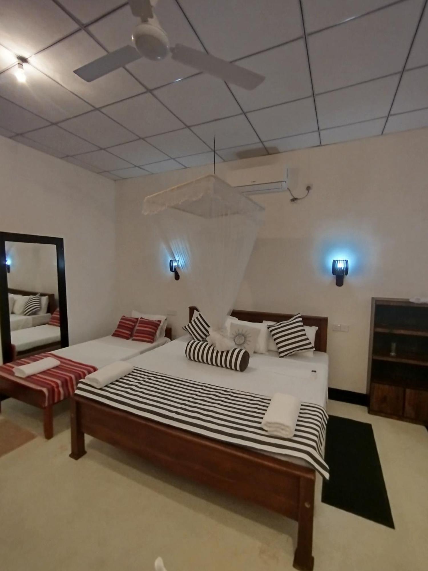 Little Villa Guest House Аханґама Екстер'єр фото
