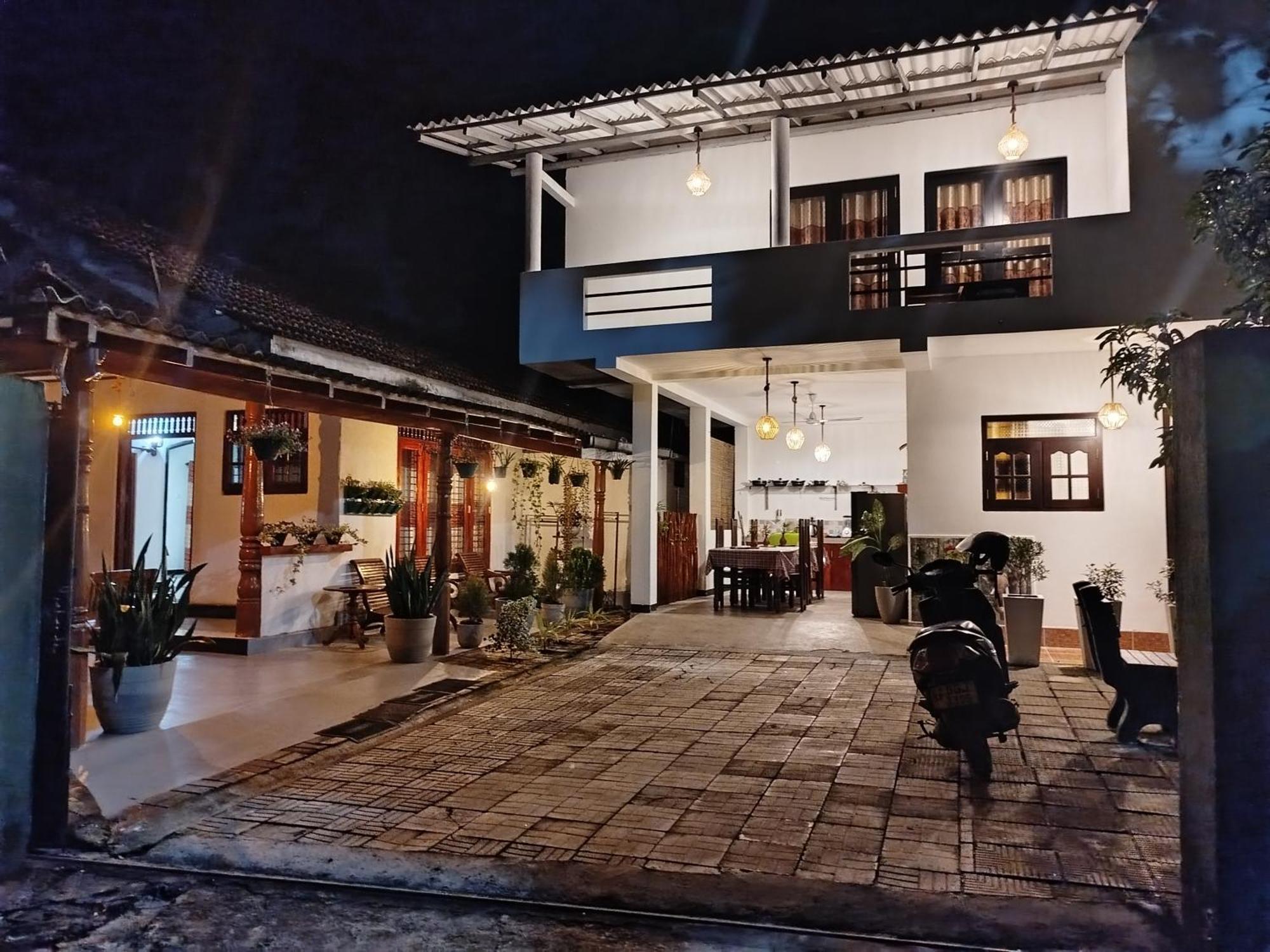 Little Villa Guest House Аханґама Екстер'єр фото