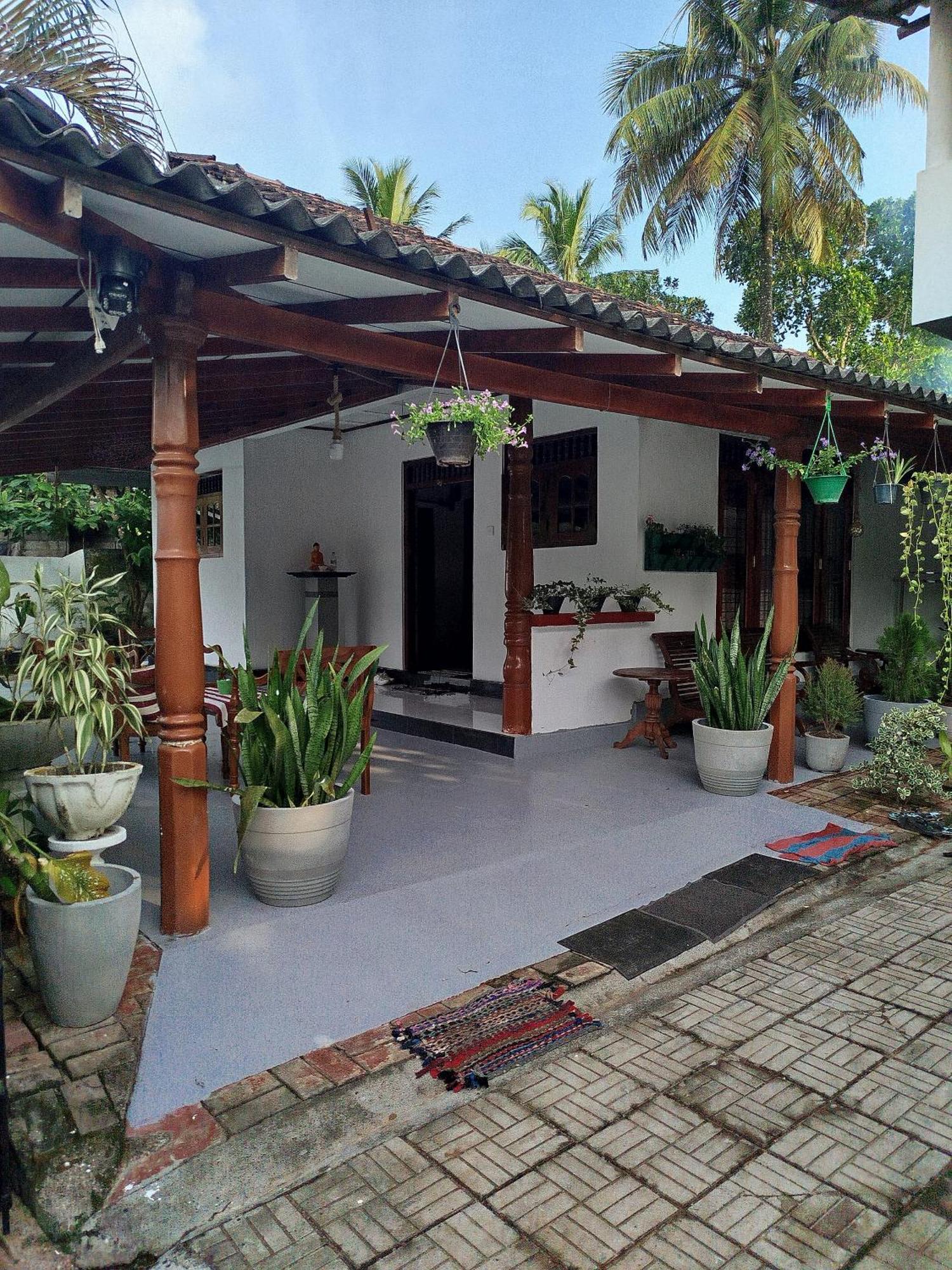 Little Villa Guest House Аханґама Екстер'єр фото