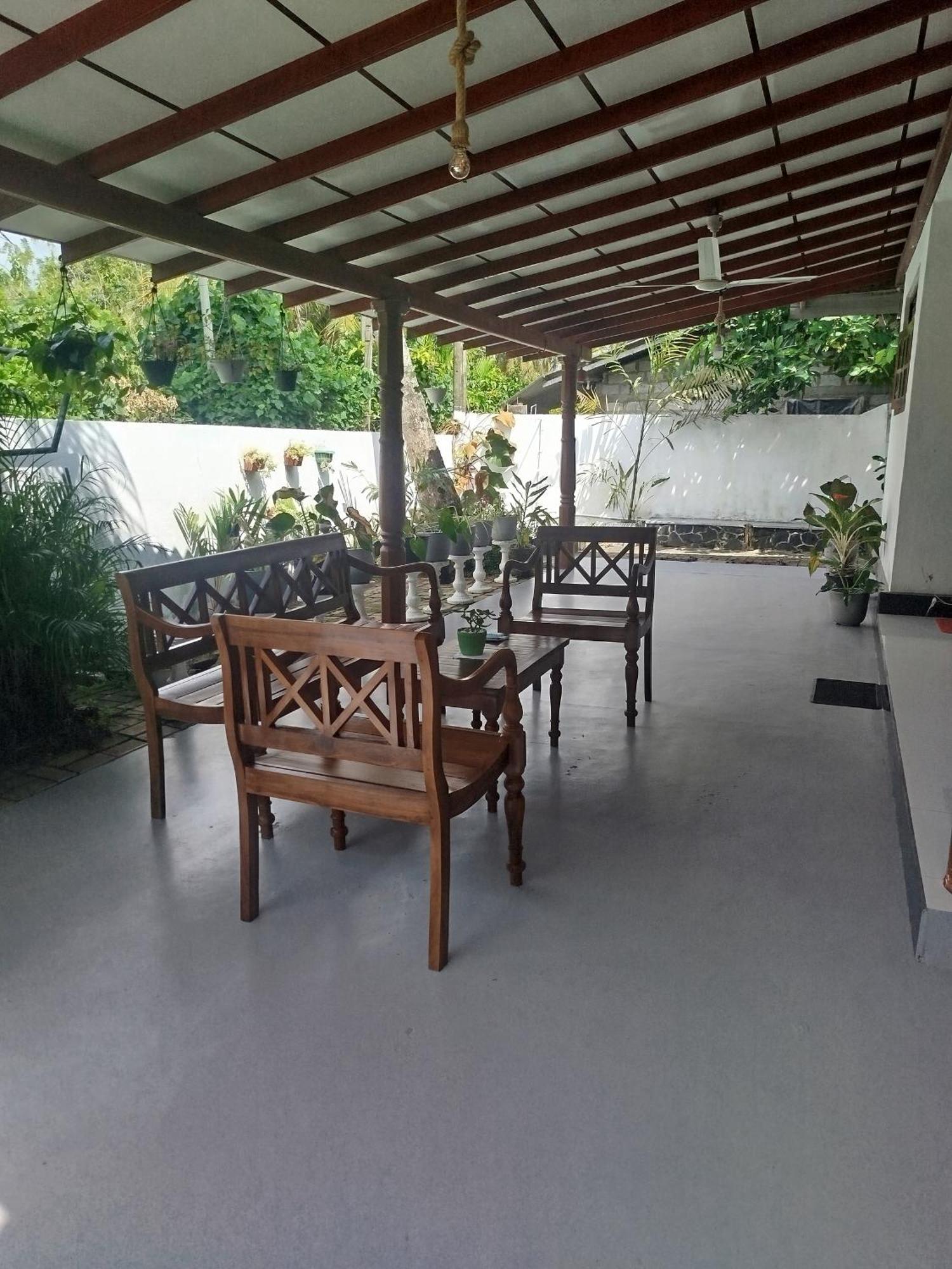 Little Villa Guest House Аханґама Номер фото