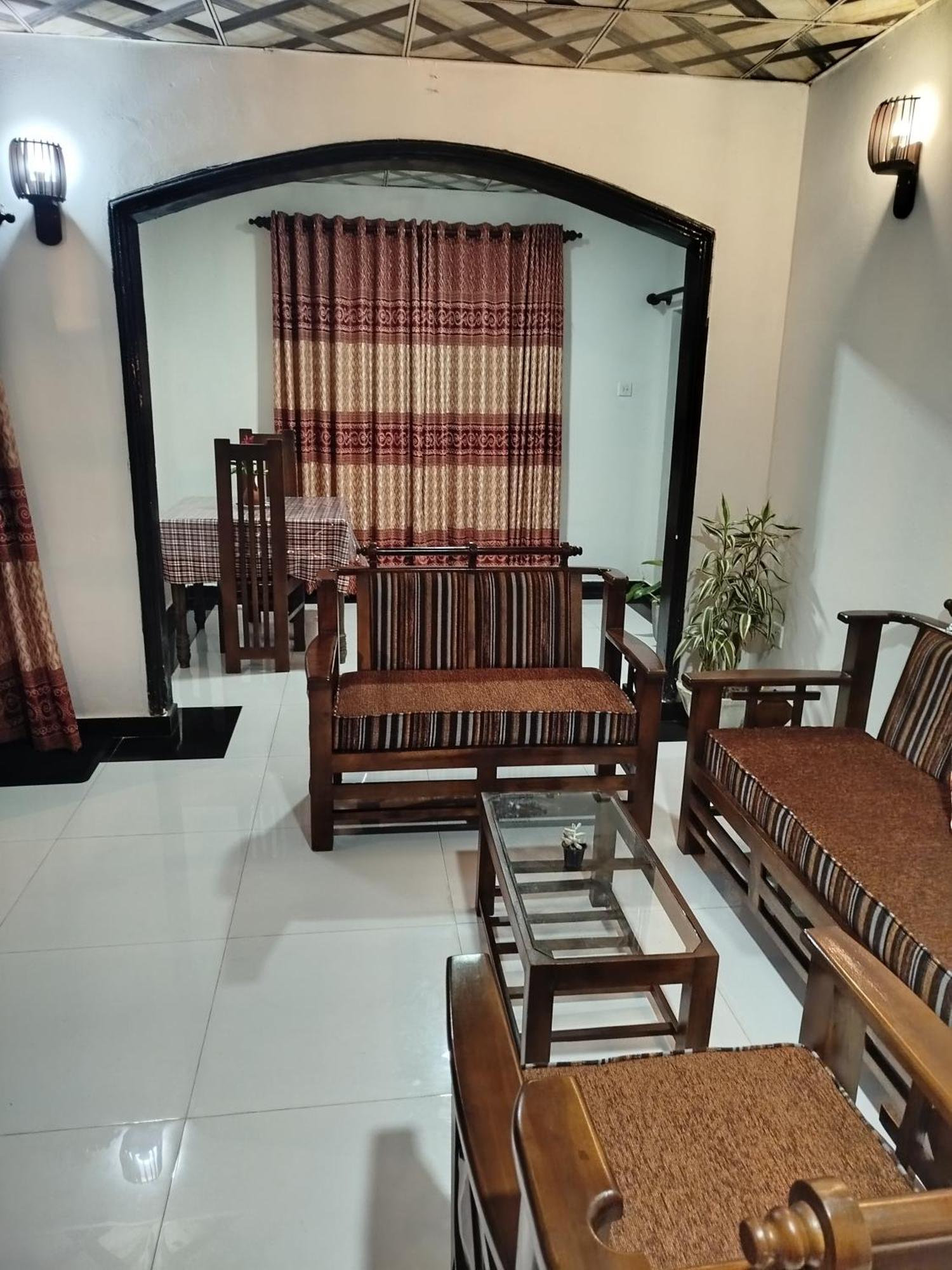 Little Villa Guest House Аханґама Номер фото
